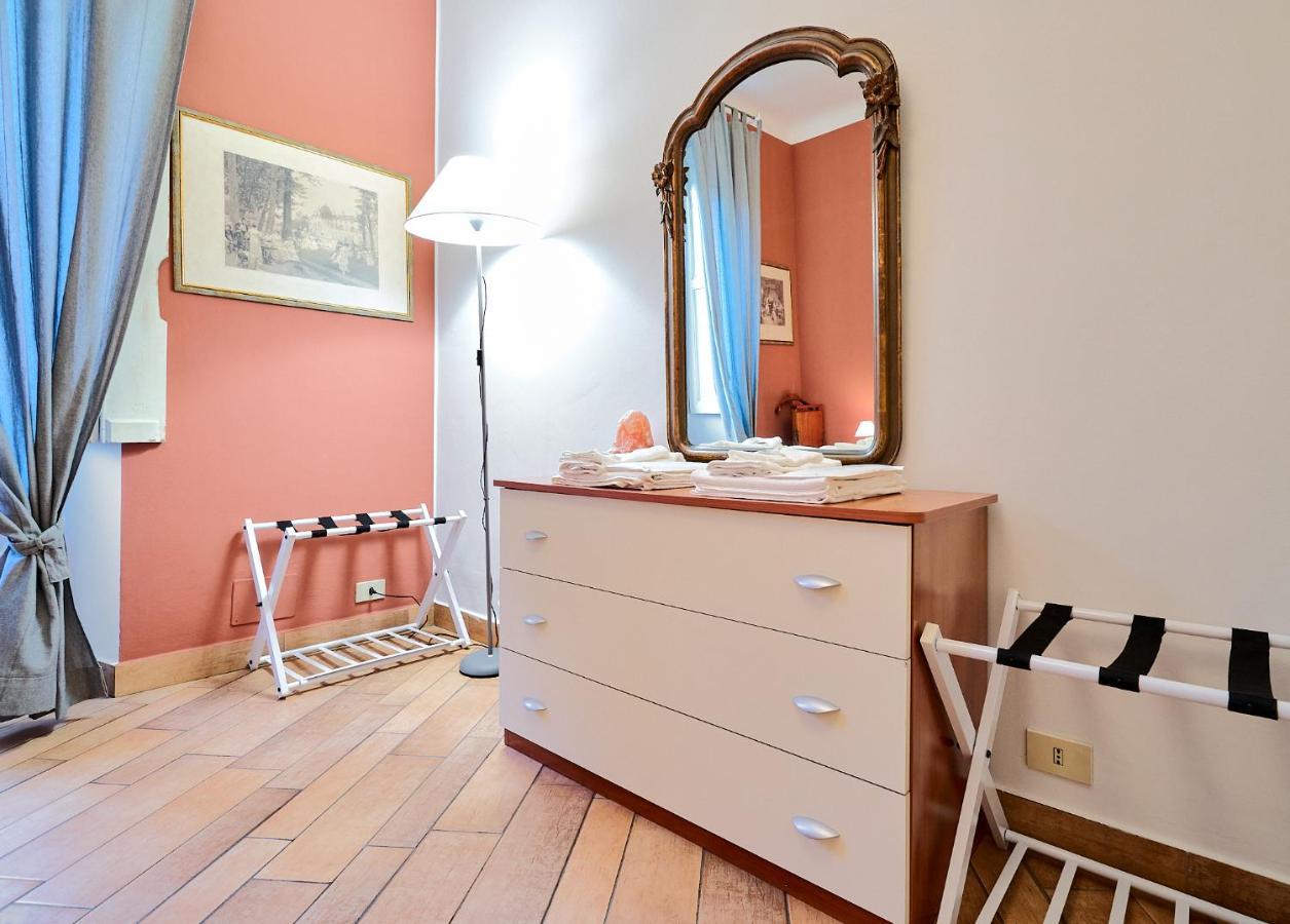 Xenia Apartments - Elegant Flat In The Center Of Милано Екстериор снимка