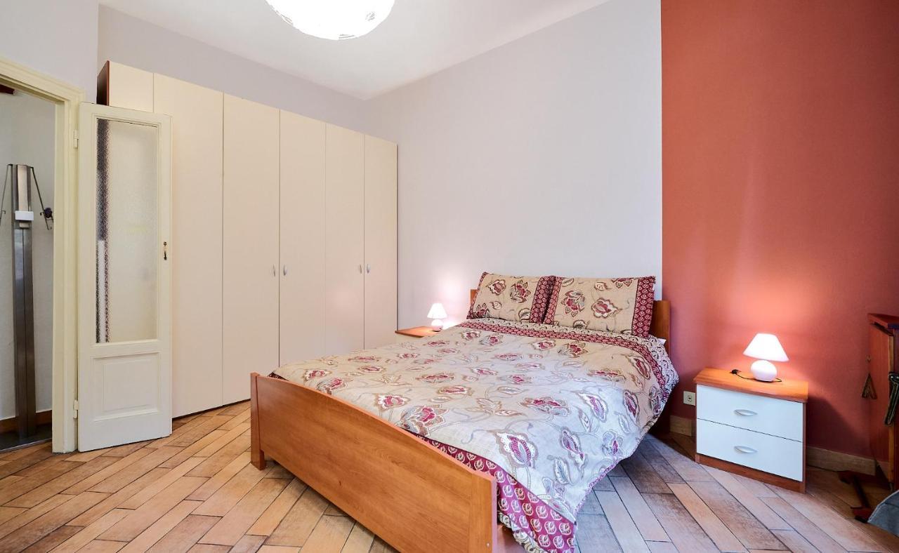 Xenia Apartments - Elegant Flat In The Center Of Милано Екстериор снимка