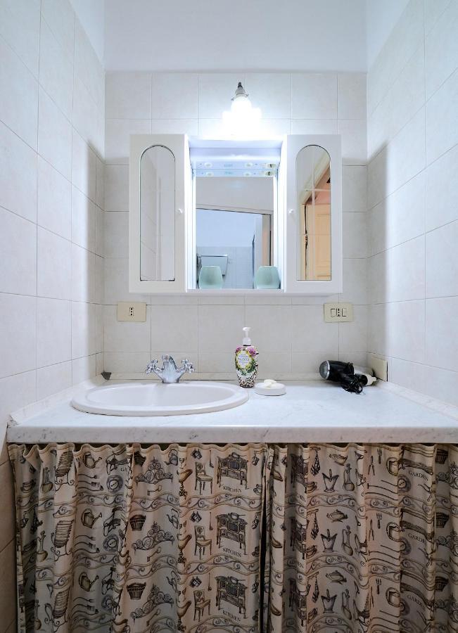 Xenia Apartments - Elegant Flat In The Center Of Милано Екстериор снимка